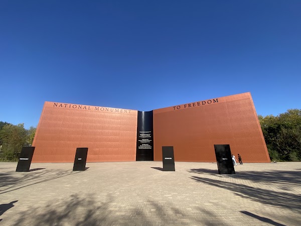 Freedom Monument Sculpture Park 1