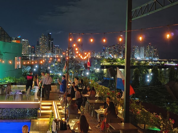 Lazotea Restaurant & Rooftop 4