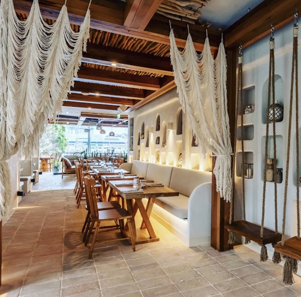 Alegre Bar and Dining 2