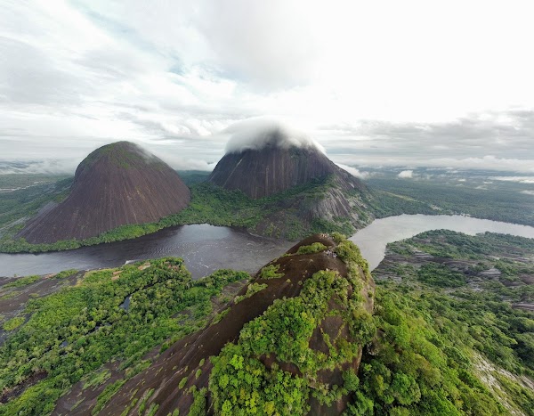 Cerros de Mavecure