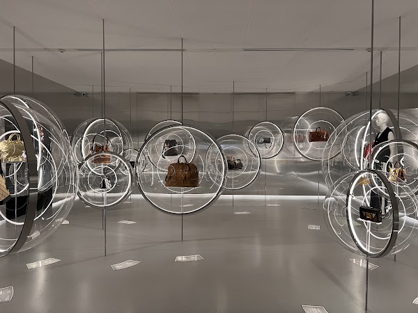 LV The Place Bangkok - Louis Vuitton Visionary Journeys