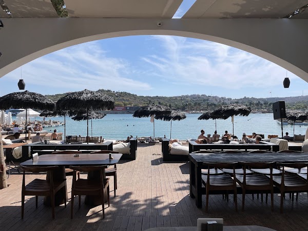 Paparazzi Restaurant 1