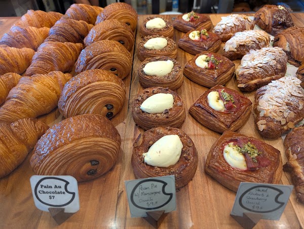 Luna Bakery 4