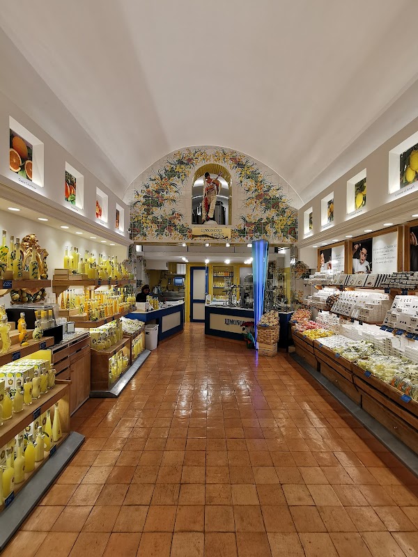 Limonoro Fabbrica Liquori 3