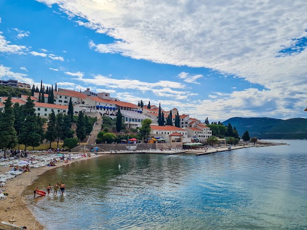 Neum 5