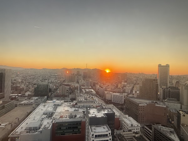 The View Lounge 5