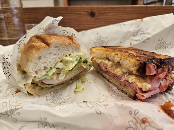 Hector's Deli 3