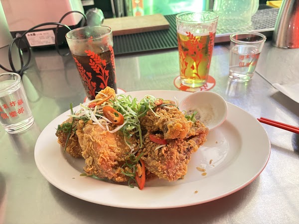 Weekend Chicken Club & Bar 3