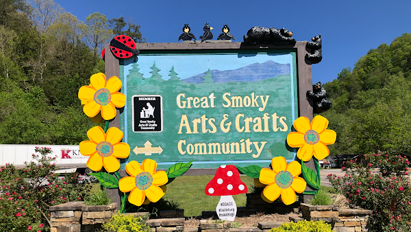 Great Smoky Arts & Crafts Community 1