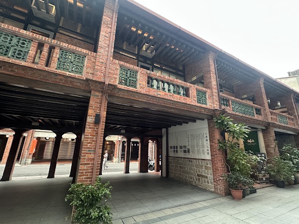 TheTen Buildings 4