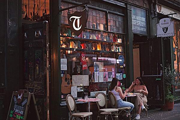 Troubadour