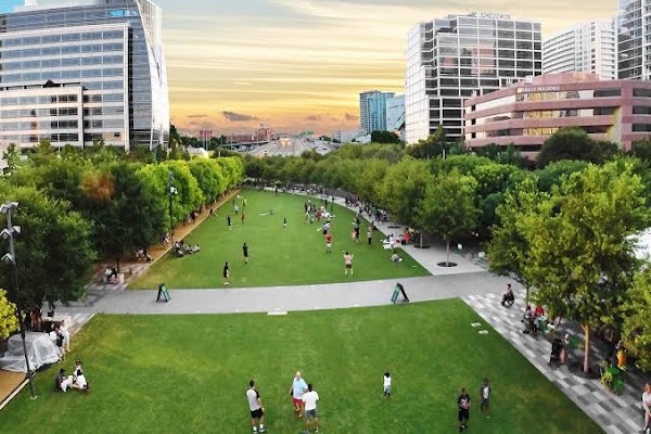 Klyde Warren Park 5