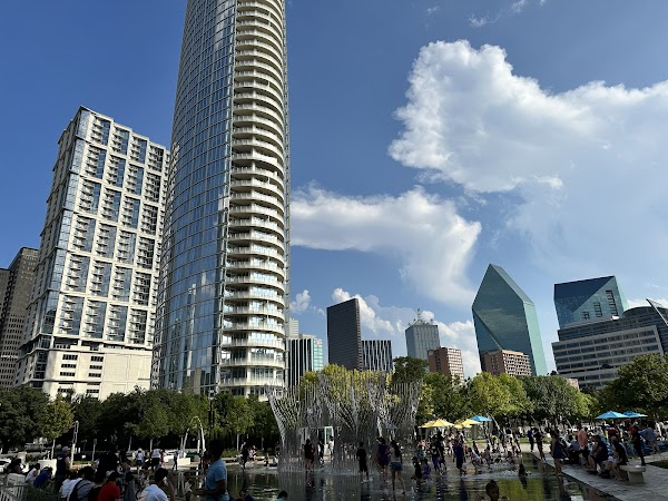 Klyde Warren Park 3
