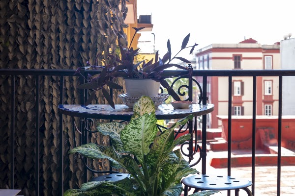 Le stanze dei Mille, Naples