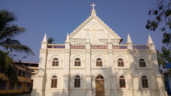 Santa Cruz Cathedral Basilica Fort Kochi 4