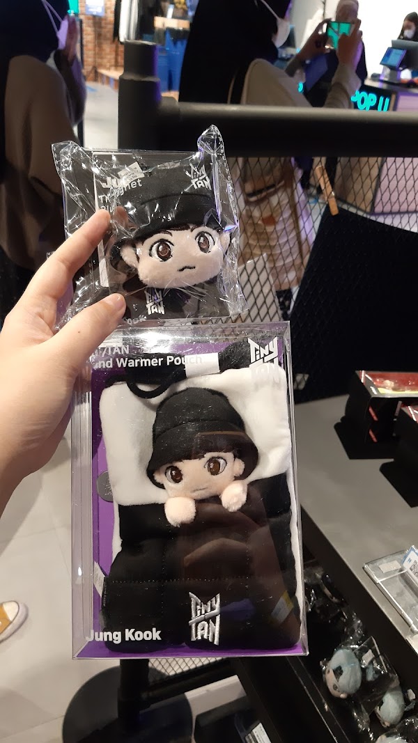 BTS POP UP MAP OF THE SOUL 4