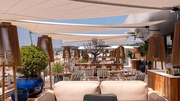 Taulissa — Restaurant & Rooftop