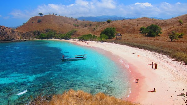 Pink Beach 4