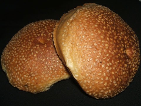 Kompia Kaw Tuy Khas Bandung 1