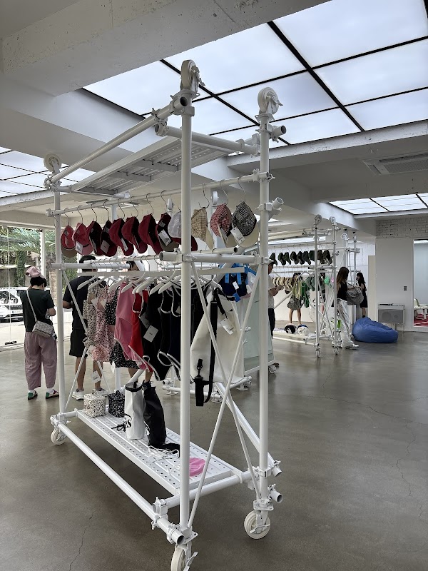 EMIS HANNAM FLAGSHIP STORE 5