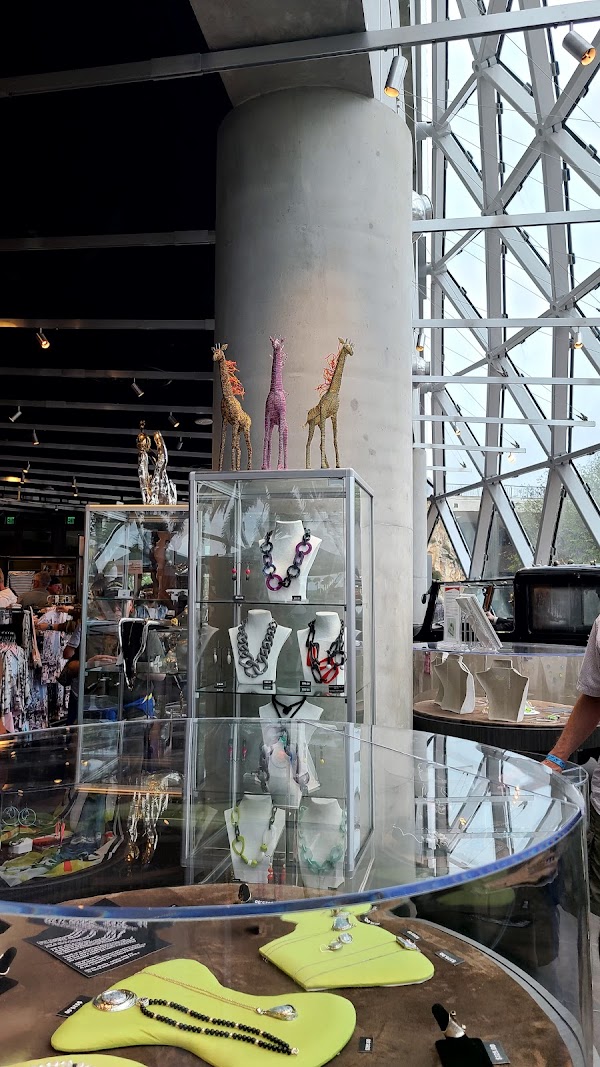 The Dali Gift Shop 2