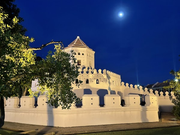 Santi Chai Prakan Park 5