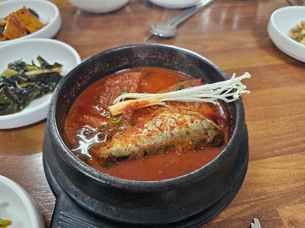 Ttungbo Ajeossi / Fat Uncle / Galchi / Hairtail Fish 2