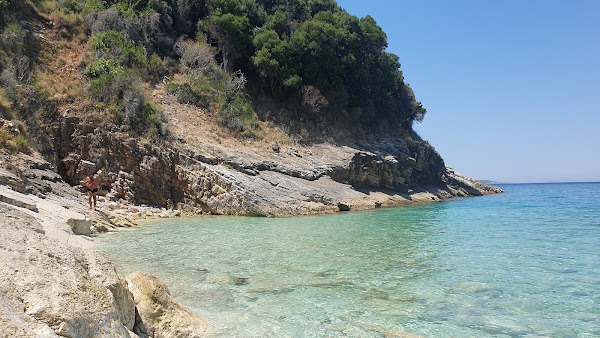 Pulëbardha Beach 4