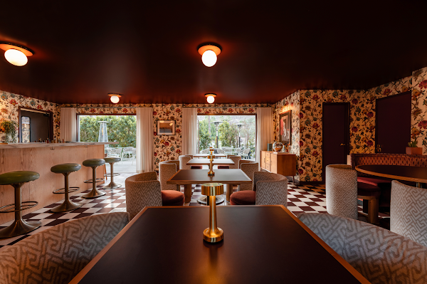 High Moon Restaurant
