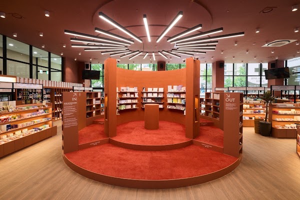 Optima Wellness Museum Pharmacy Sinsa Branch| Optima | 옵티마 웰니스 뮤지엄 약국 신사점 5
