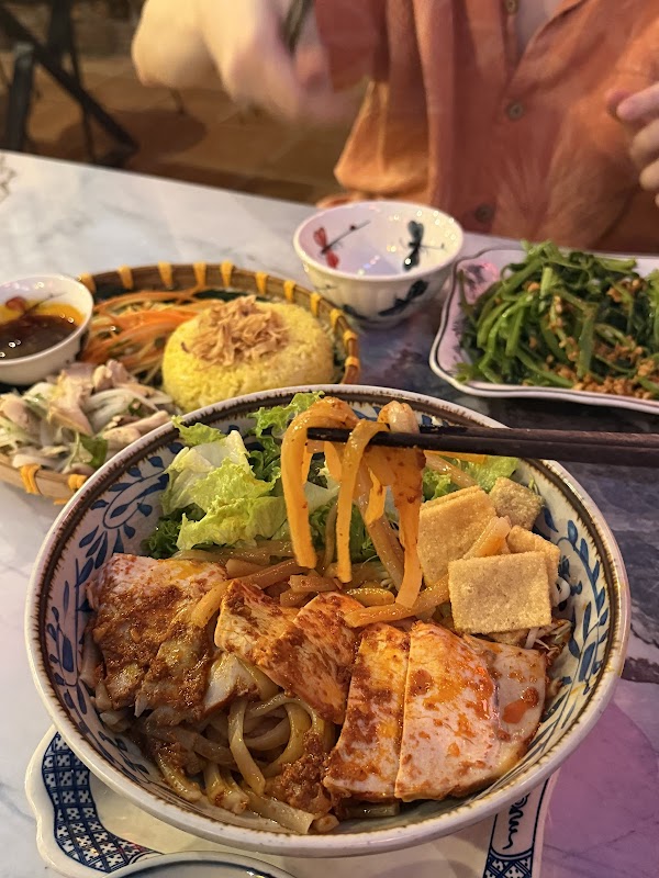 MẸT Hội An - Vietnamese restaurant & Vegetarian Food MET 10 4
