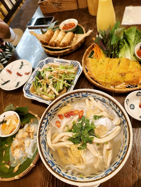 MẸT Hội An - Vietnamese restaurant & Vegetarian Food MET 10 2