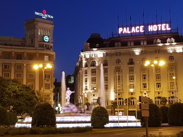 Plaza Canovas del Castillo