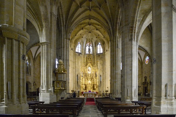 Church of Santa María de la Asunción y del Manzano