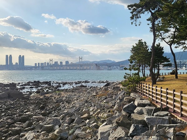 Dongbaekseom Lighthouse 4