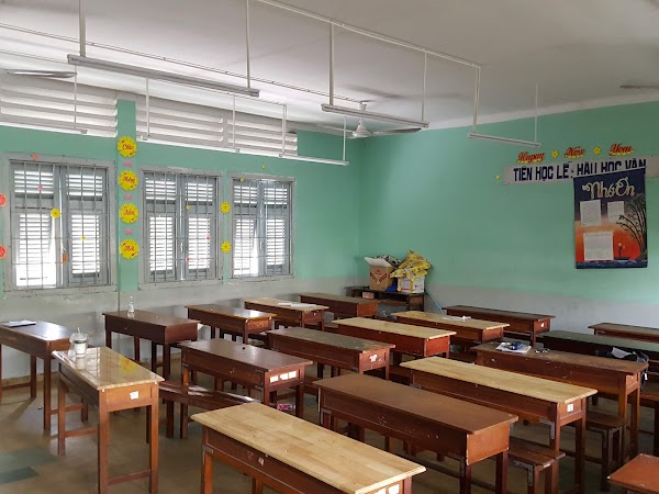 Nguyen Trai High School 2