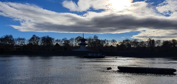 Chelsea Embankment 2