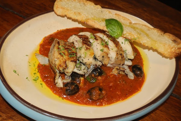 LUNA Pub - 1st Italian restaurant & bar - Wood fire pizza oven, Homemade pasta, Live music & more! 4