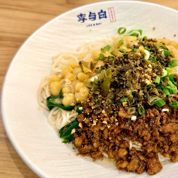 Lee & Bai Chinese Buns & Noodle Shop 3
