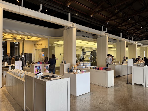 Momos Yeongdo Roastery & Coffee bar 1