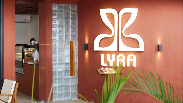 LYRA CAFE 1