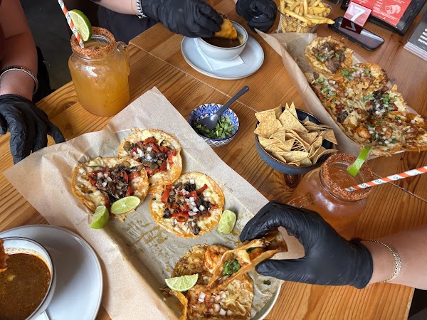 Hermanos Tacos 5