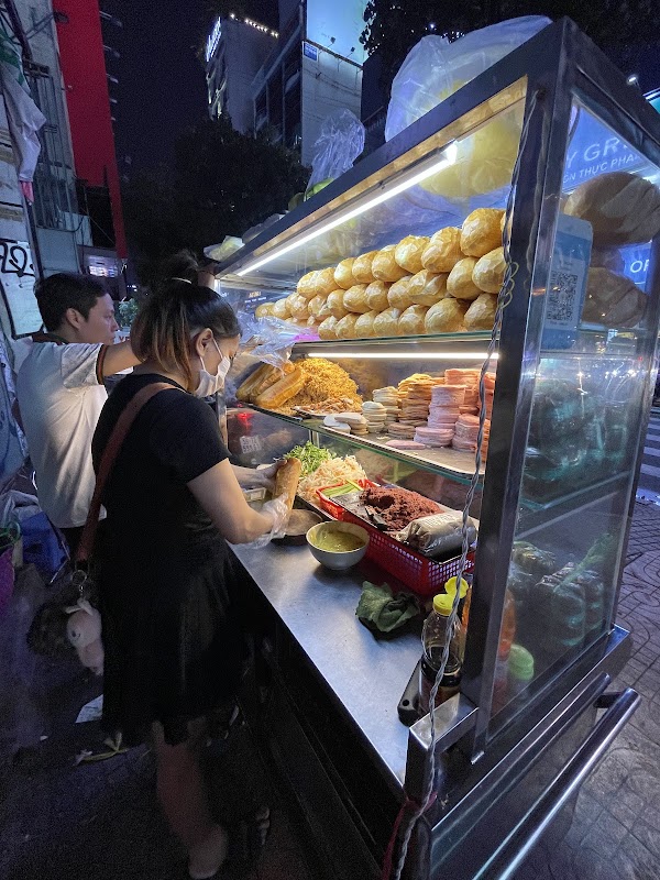 Bánh Mì Oanh