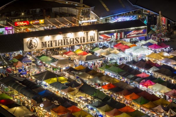 Train Night Market Ratchada 3