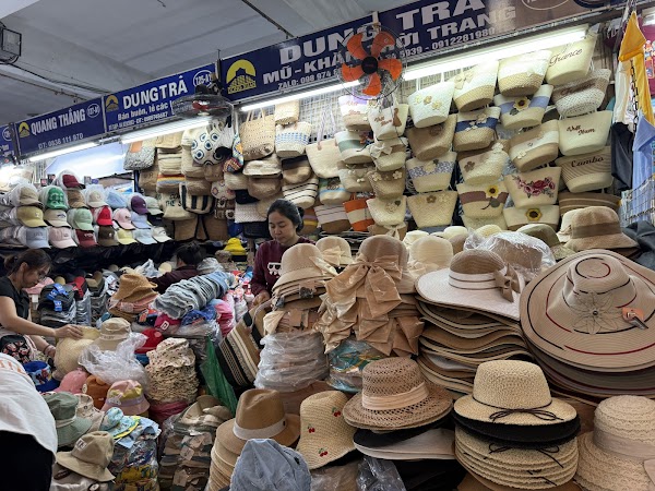 Dong xuan market 3