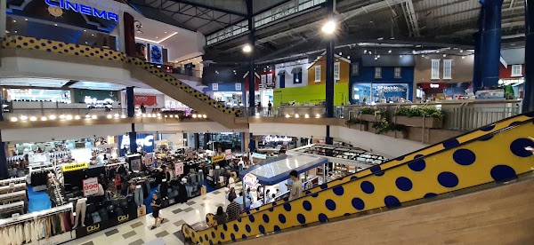 Central Marina Outlet 5
