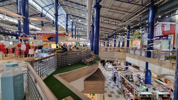Central Marina Outlet 3