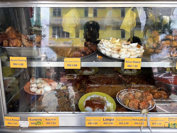Nasi Ganja Ipoh ( Nasi Kandar ayam Merah) 2