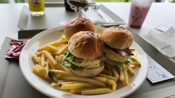 Cafe Snoopy 5