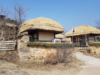 Yangdongmaeul-gil 2